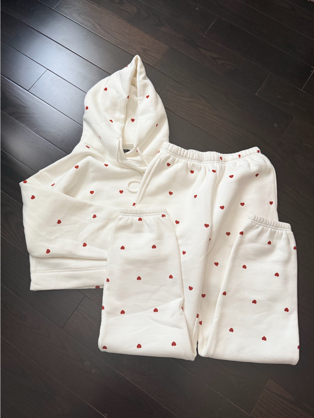 Brunette The Label Cream Hoodie & Joggers with All Over Red Heart Print Size S/M